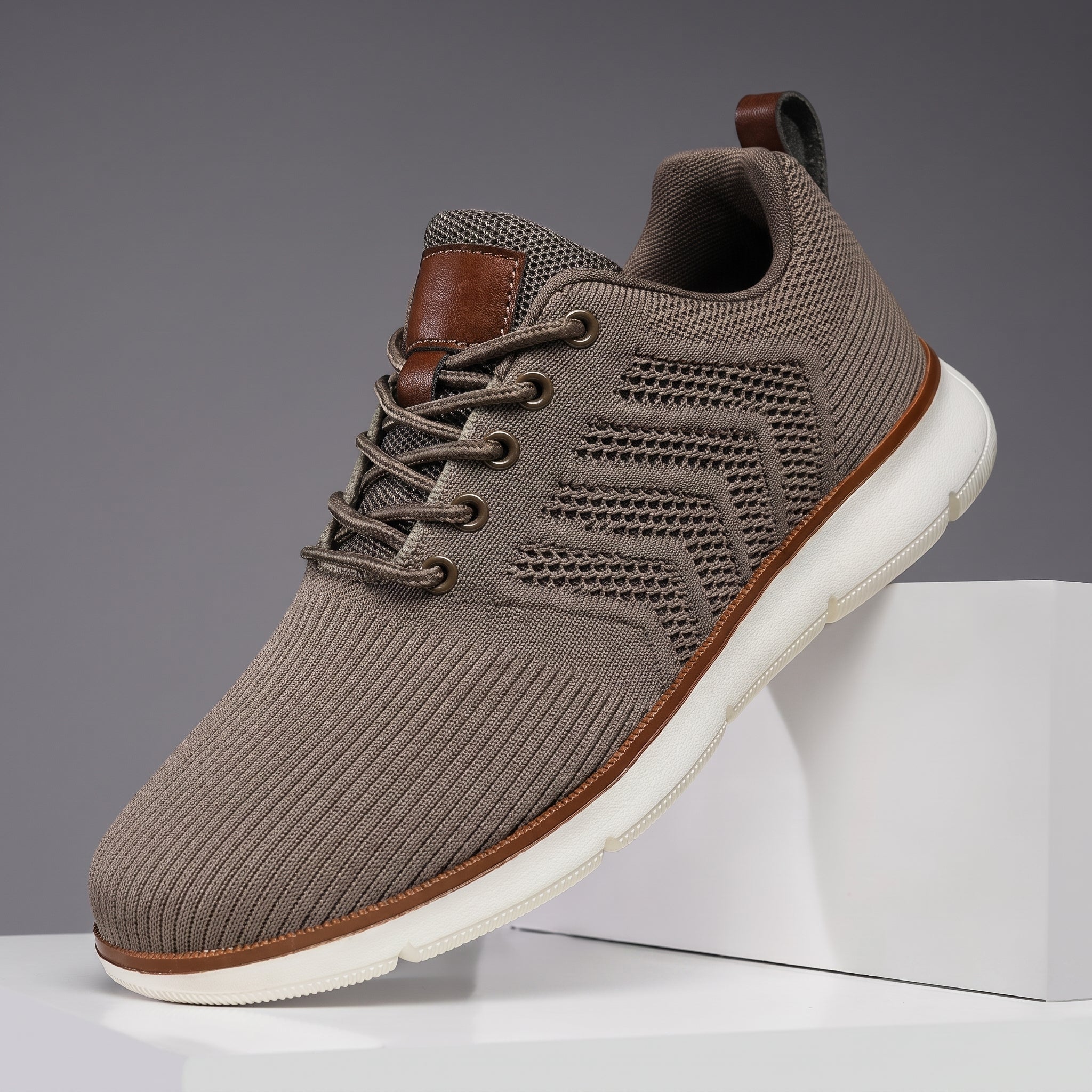Jonas - Men's Orthopaedic Breathable Low-Top Trainers