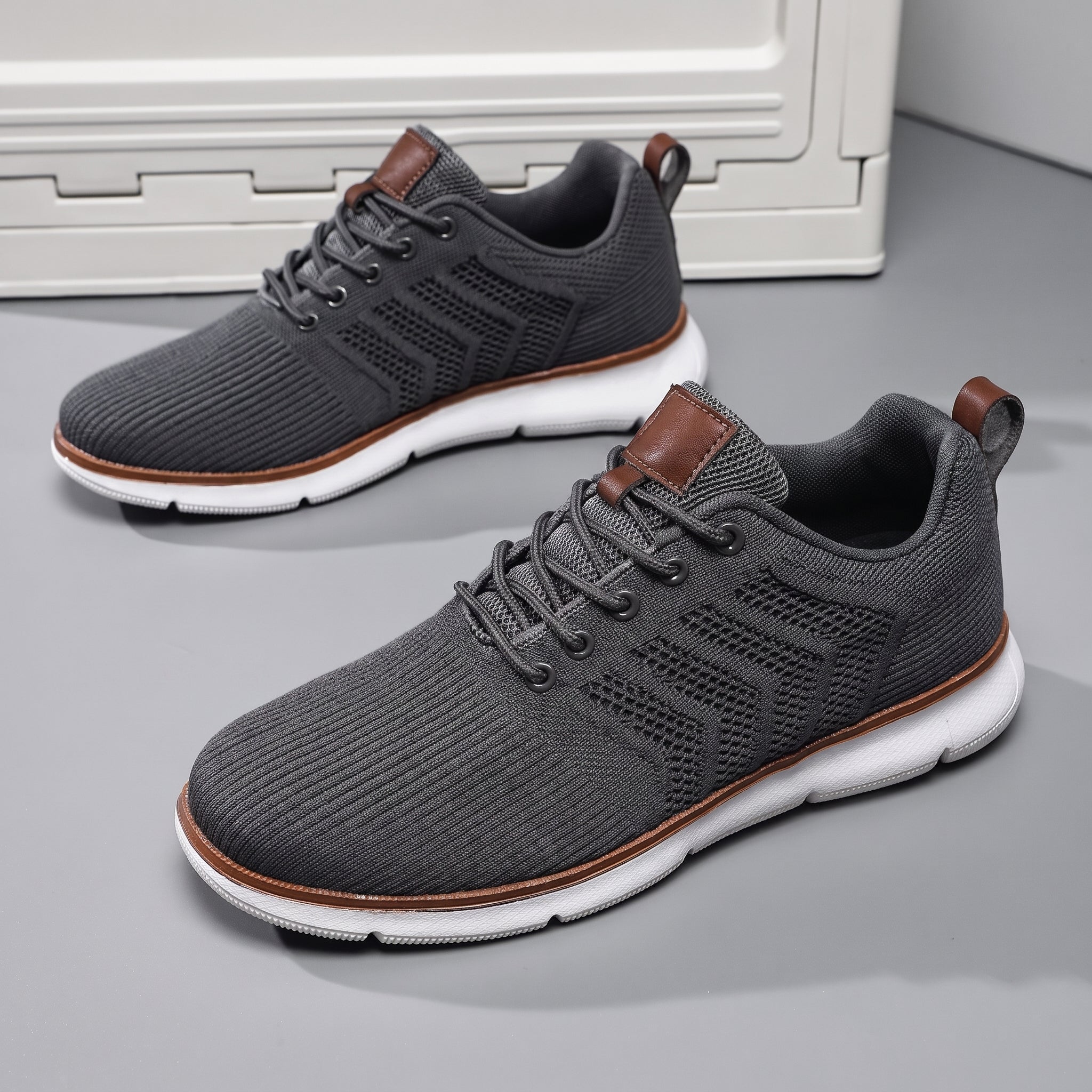 Jonas - Men's Orthopaedic Breathable Low-Top Trainers