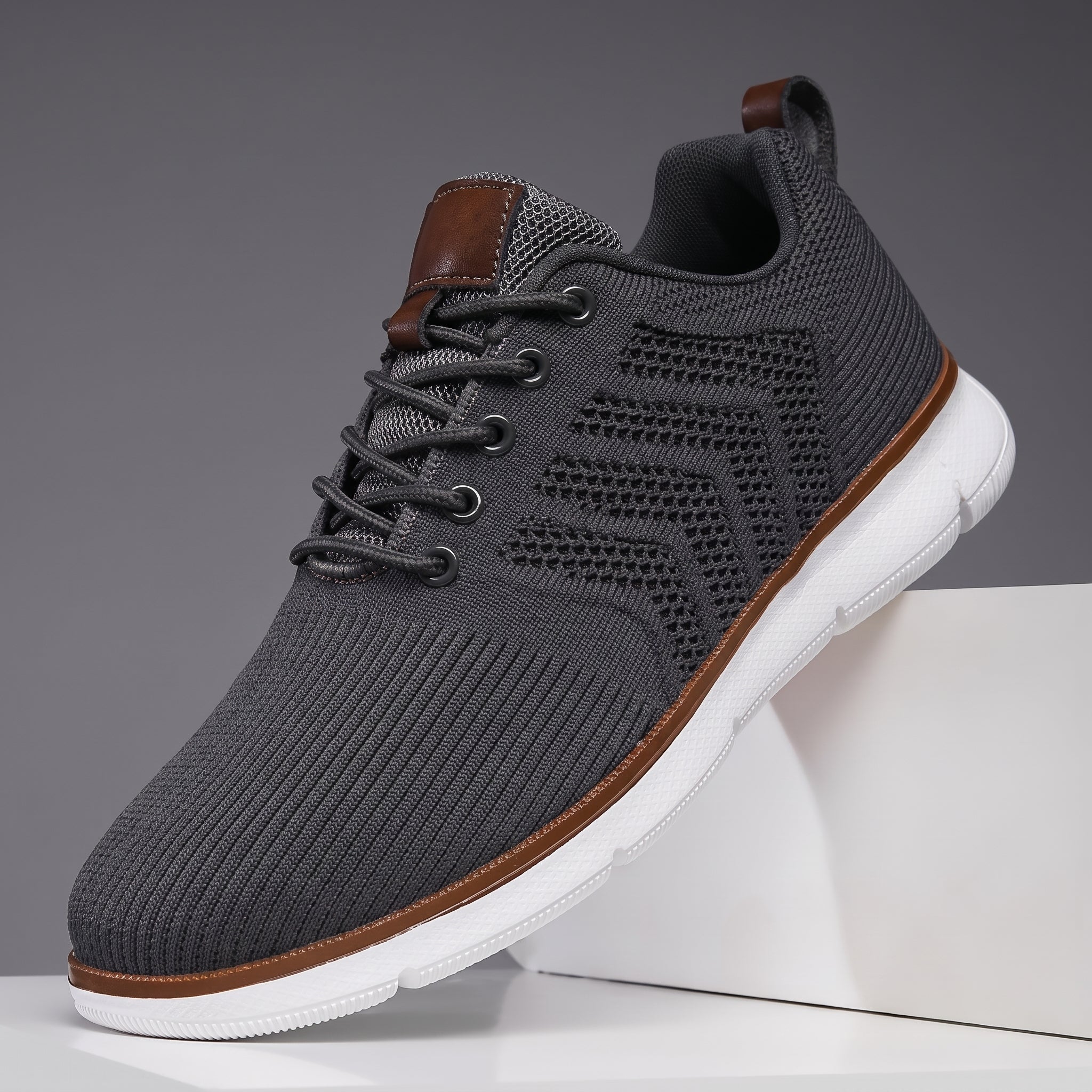 Jonas - Men's Orthopaedic Breathable Low-Top Trainers