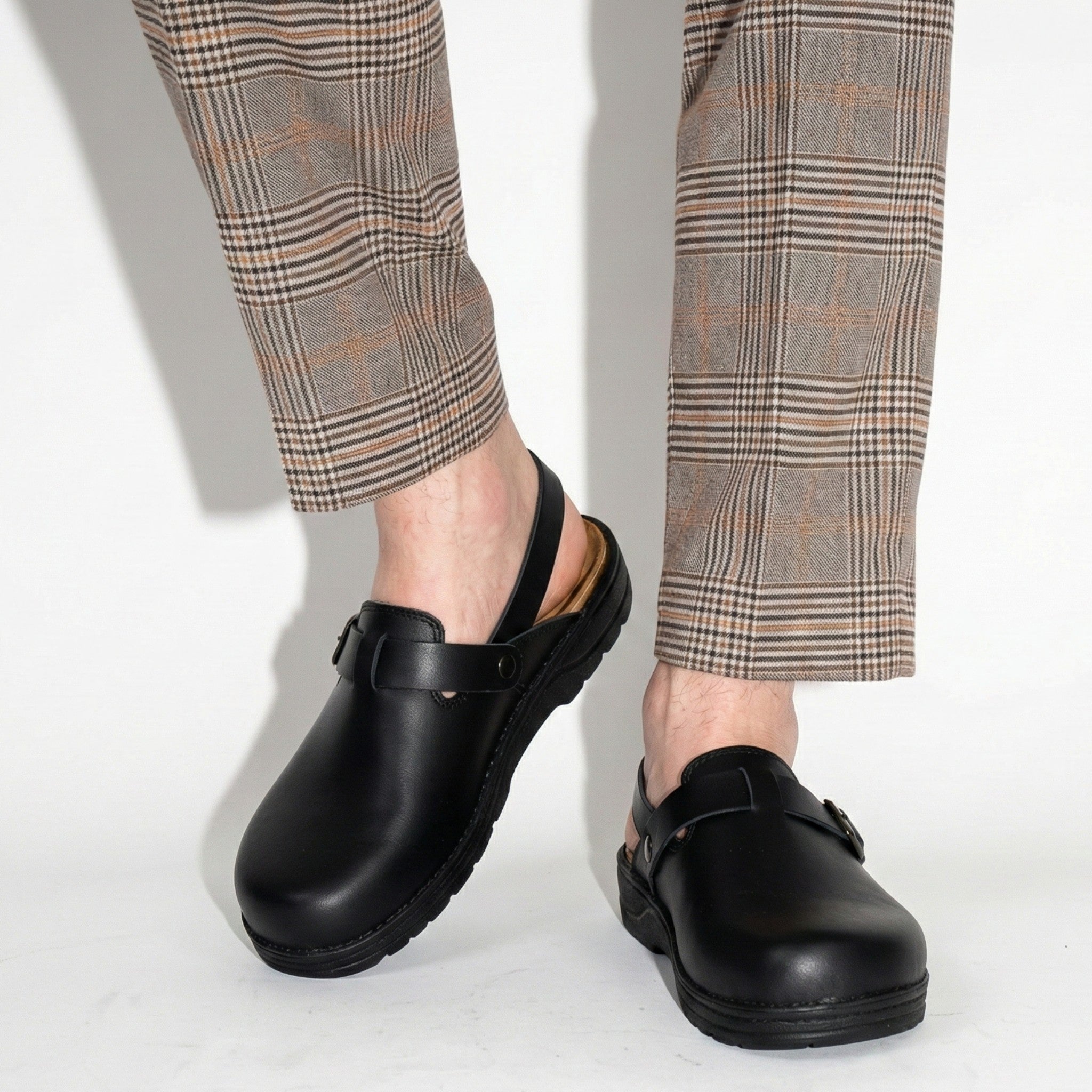 Benjamin – Elegant Orthopaedic Clogs – Slip - Resistant, Padded Sole - Shoes - Black - Taylor & Bennett