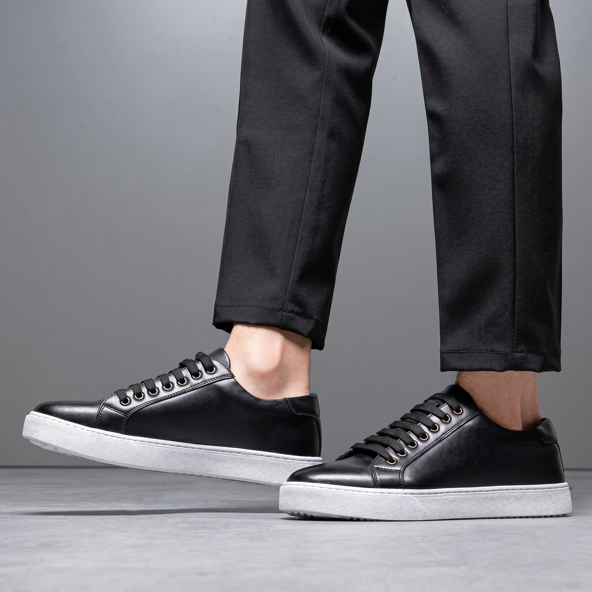 Jonas - Men's Classic Minimalist Low-Top Trainers - Shoes - Black - Taylor & Bennett