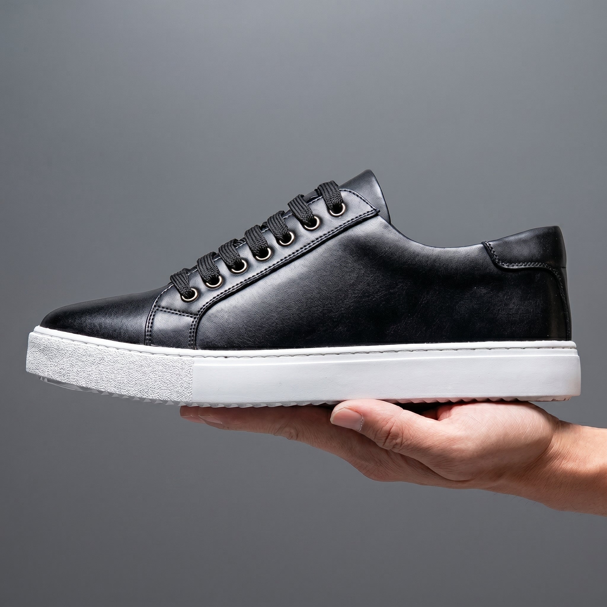 Jonas - Men's Classic Minimalist Low-Top Trainers - Shoes - Black - Taylor & Bennett