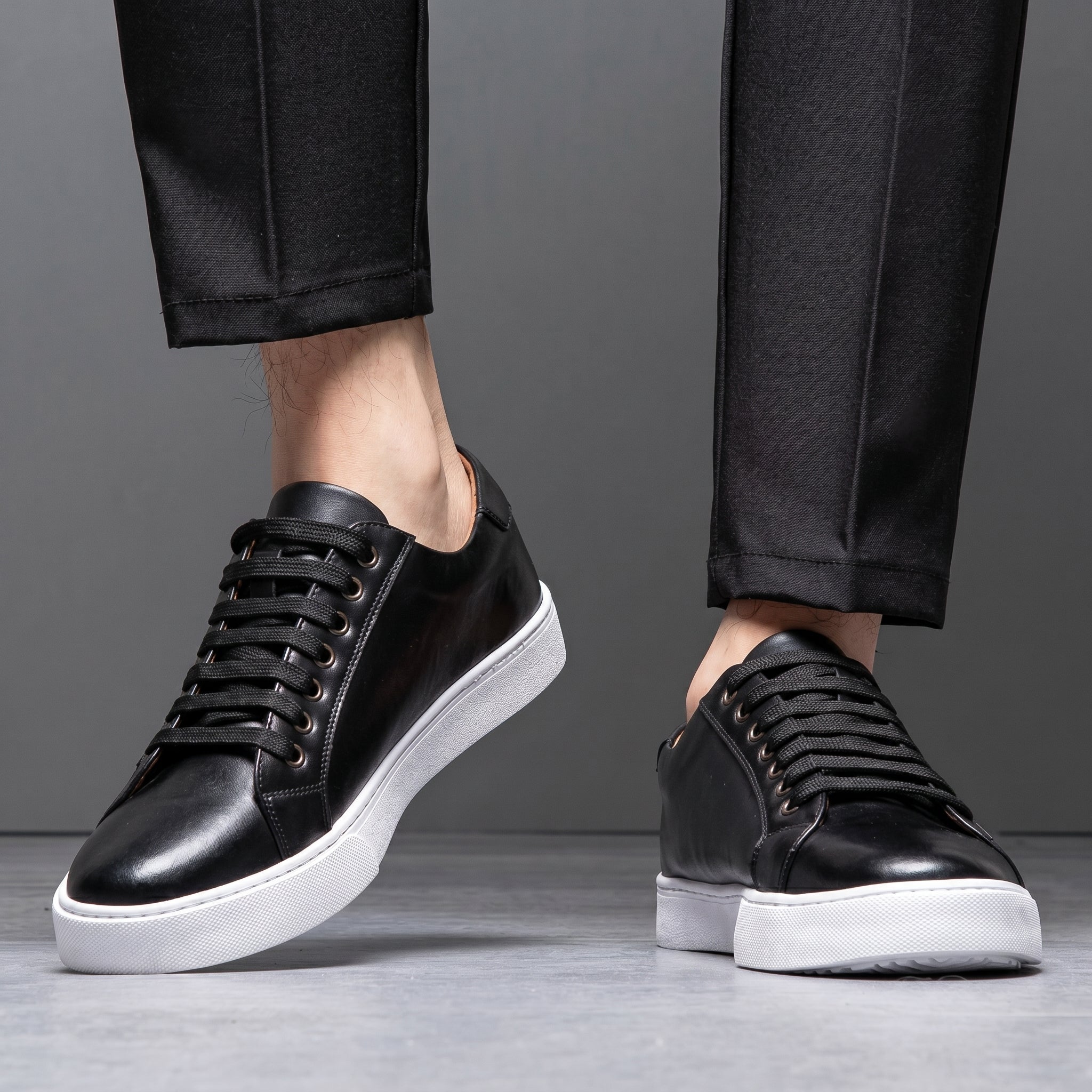 Jonas - Men's Classic Minimalist Low-Top Trainers - Shoes - Black - Taylor & Bennett