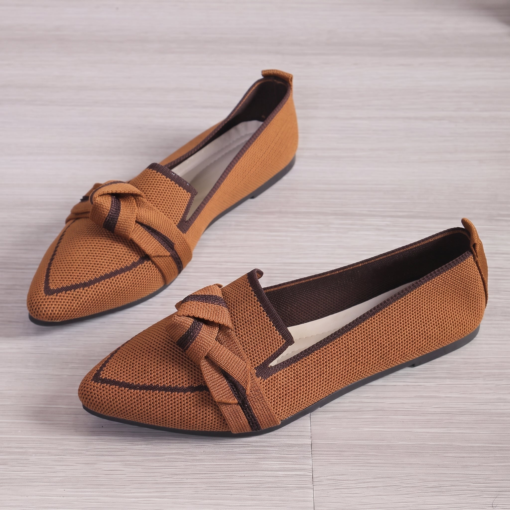 Millie - Women's Pointed Toe Knot Detail Flat Loafers - Loafer - Brown - Taylor & Bennett