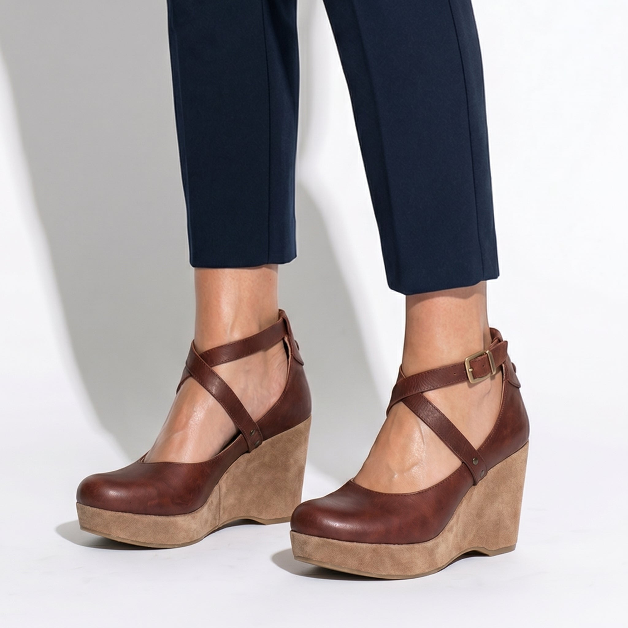 Olivia - Women's Chunky Heel Sandals - Sandal - Brown - Taylor & Bennett