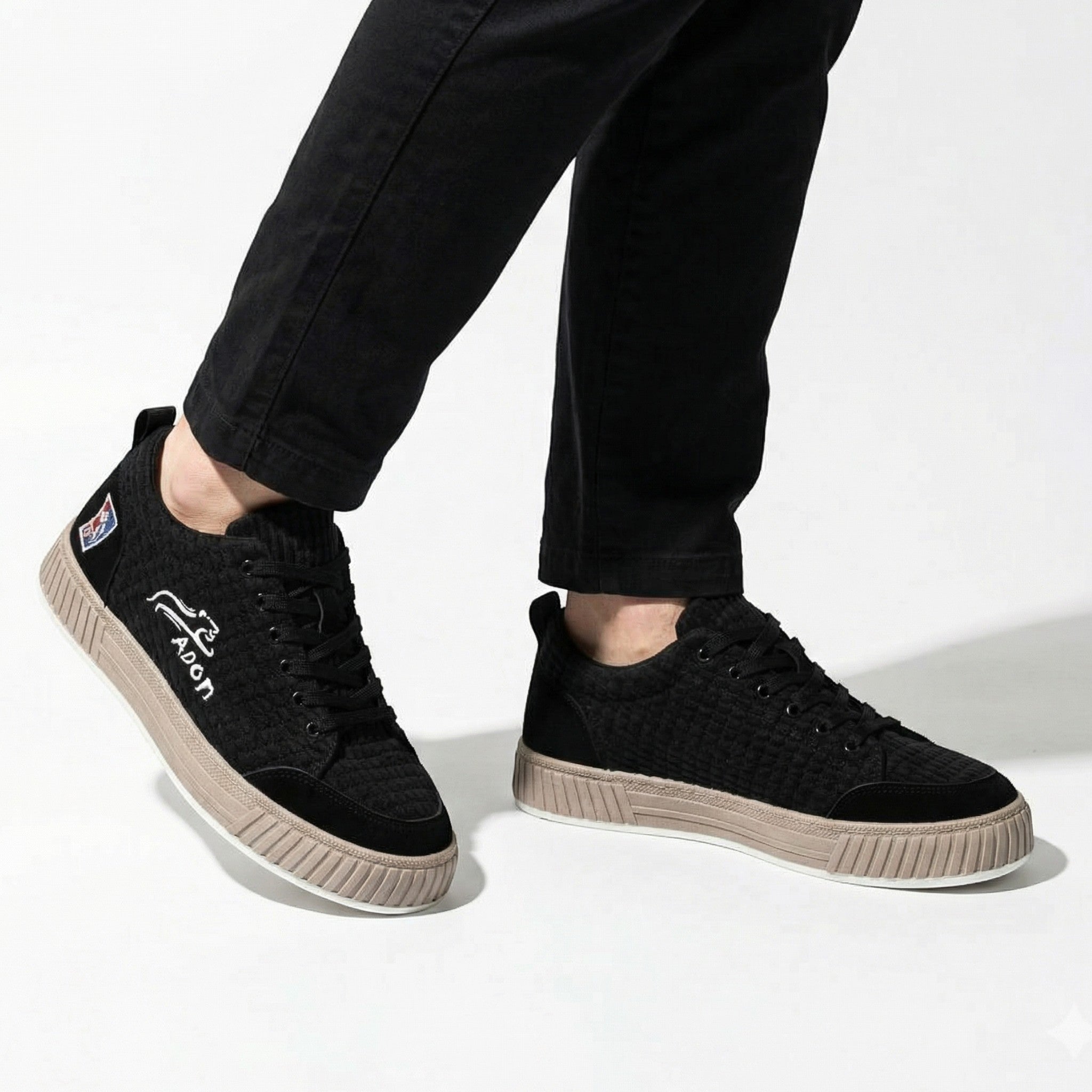 Ryan - Men's Textured Low - Top Trainers - Trainers - White - Taylor & Bennett