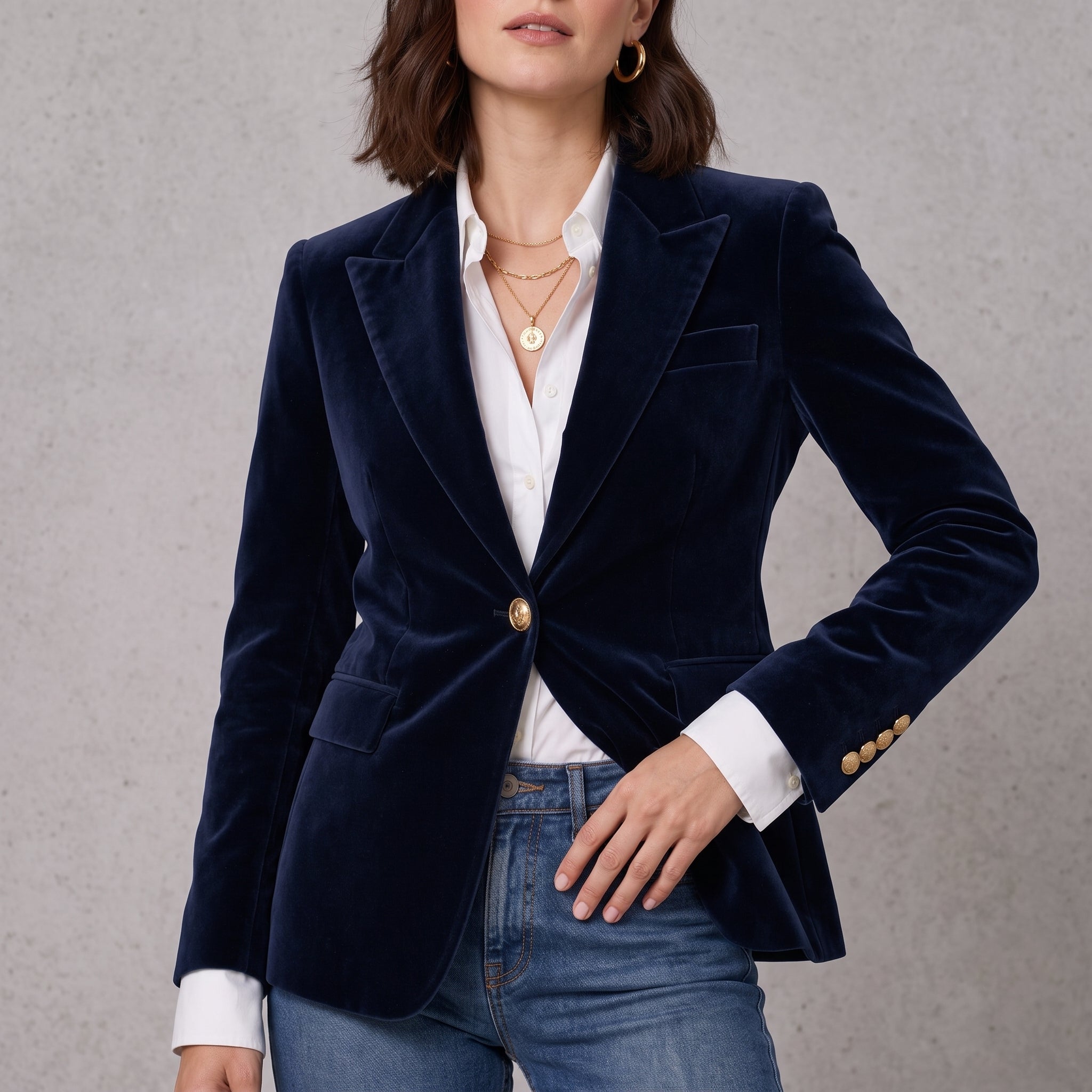 Sophie - Women's Tailored Single-Breasted Blazer with Gold Buttons