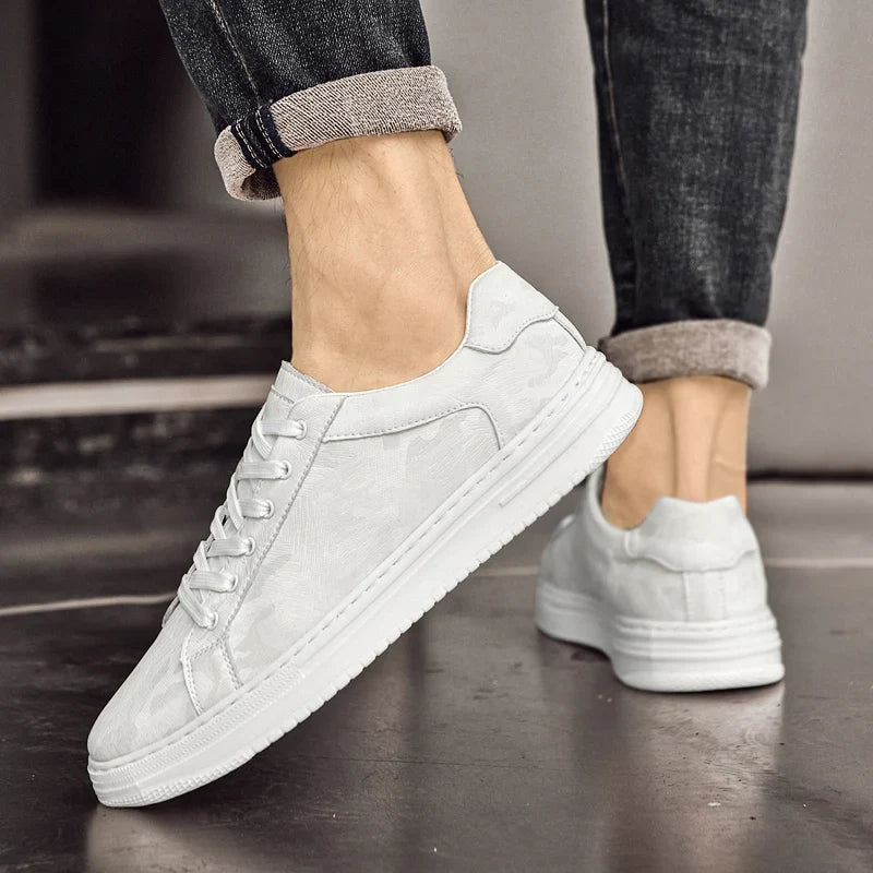 Charlie - Men's Textured Low-Top Lace-Up Trainers