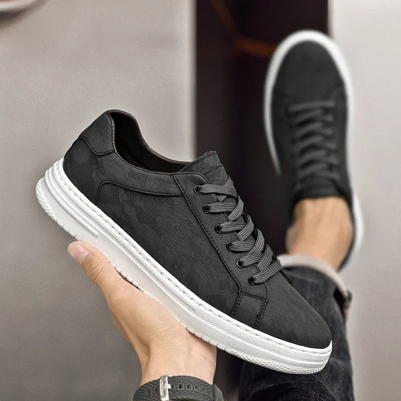 Charlie - Men's Textured Low-Top Lace-Up Trainers