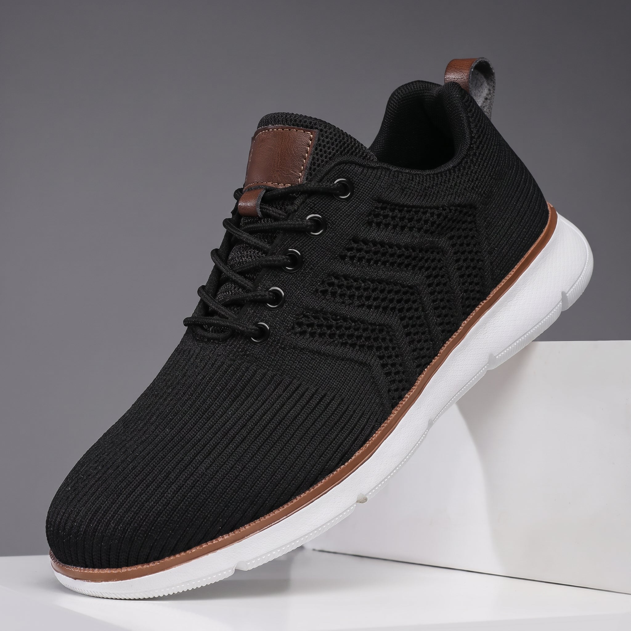 Jonas - Men's Orthopaedic Breathable Low-Top Trainers