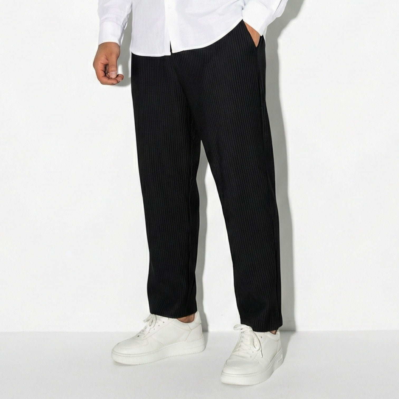 Arthur - Men's Relaxed Fit Pleated Trousers with Elastic Waist - Trouser - Black - Taylor & Bennett