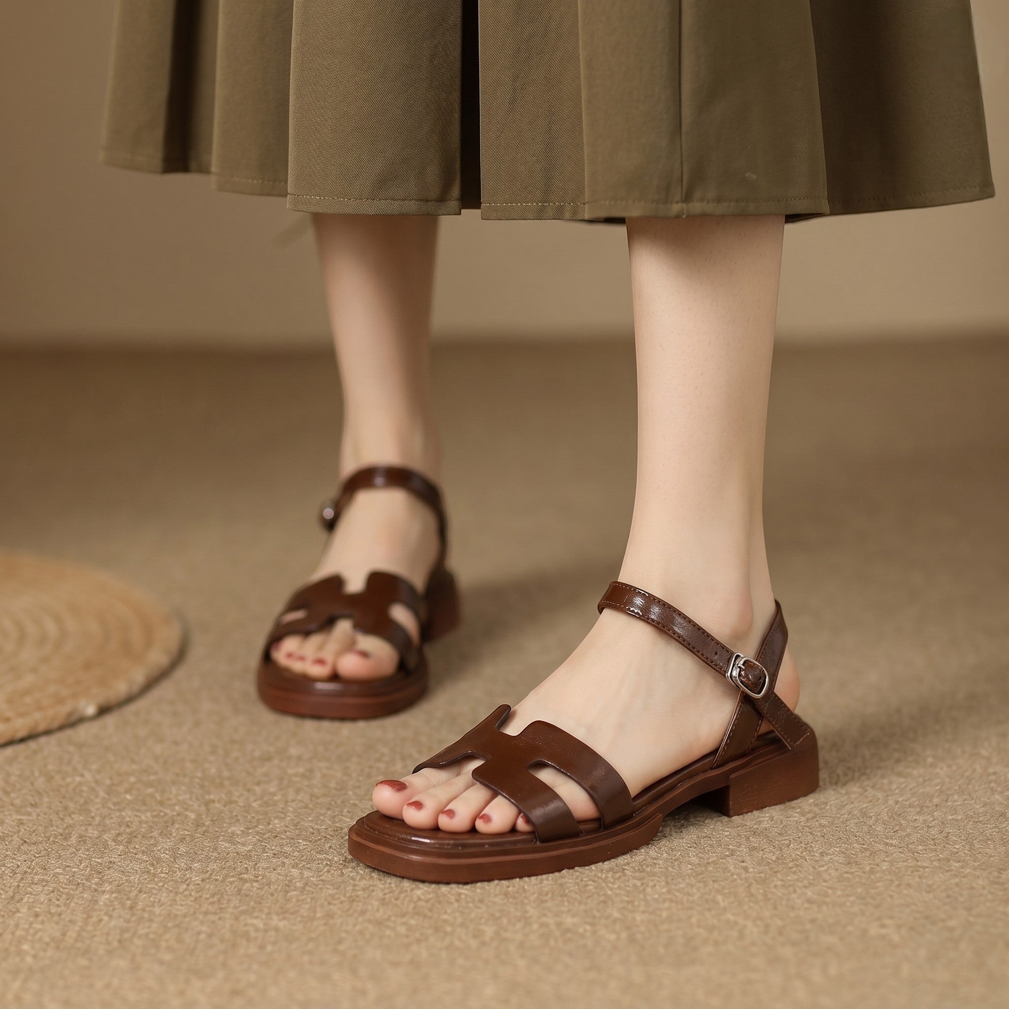 Brigitte - Women's Cross Strap Flat Sandals with Ankle Strap - Sandal - Brown - Taylor & Bennett