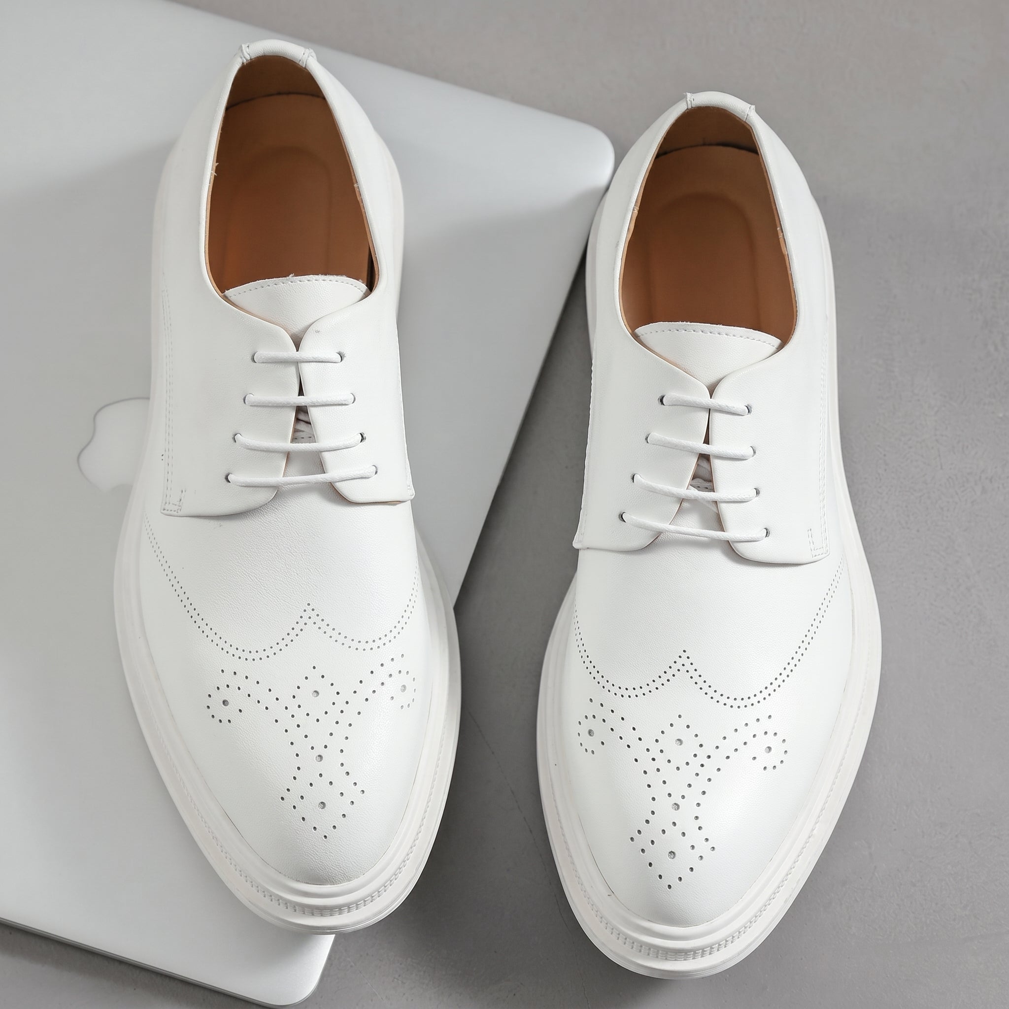 Fletcher - Men's Brogue Lace-Up Flat Sole Derby Shoes - Men's Shoes - White - Taylor & Bennett