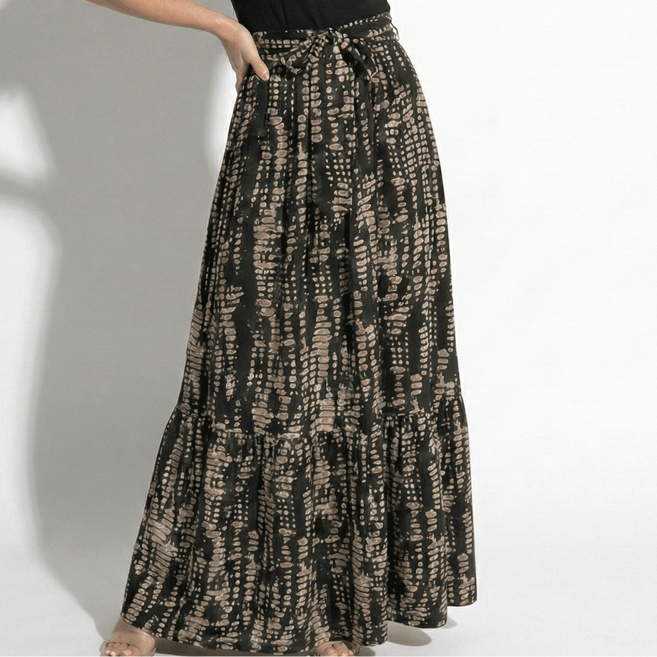 Hannah - Women's Bold Floral Print Maxi Dress - Dress - Fern Black - Taylor & Bennett