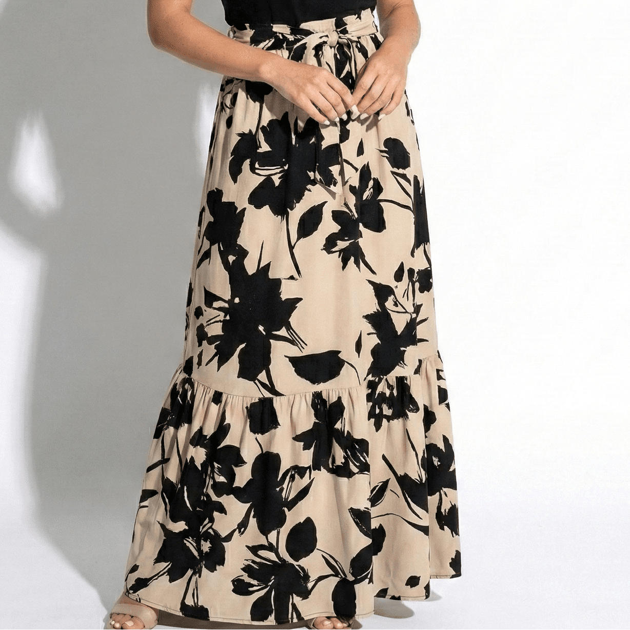 Hannah - Women's Bold Floral Print Maxi Dress - Dress - Floral Beige - Taylor & Bennett