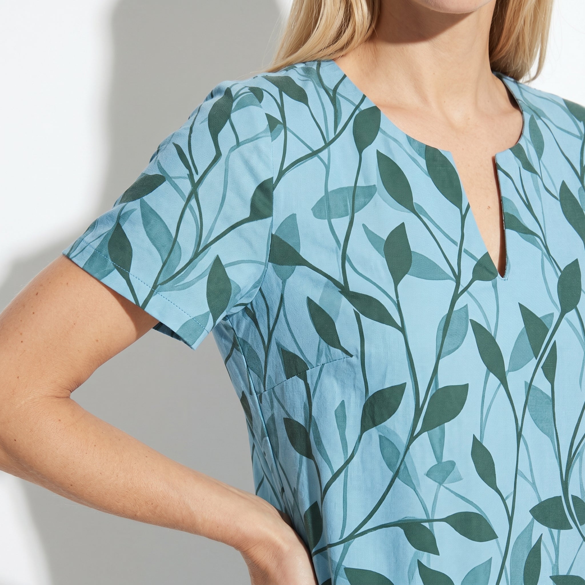 Isla - Women's Summer Print Short Sleeve Mini Dress - Dress - Blue - Taylor & Bennett