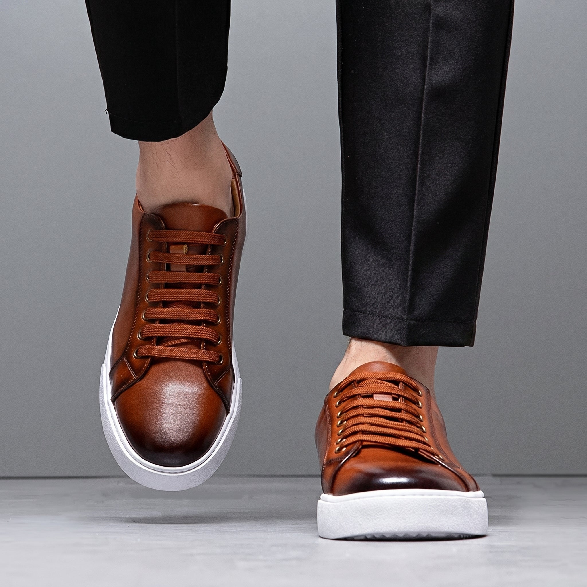 Jonas - Men's Classic Minimalist Low-Top Trainers - Shoes - Brown - Taylor & Bennett