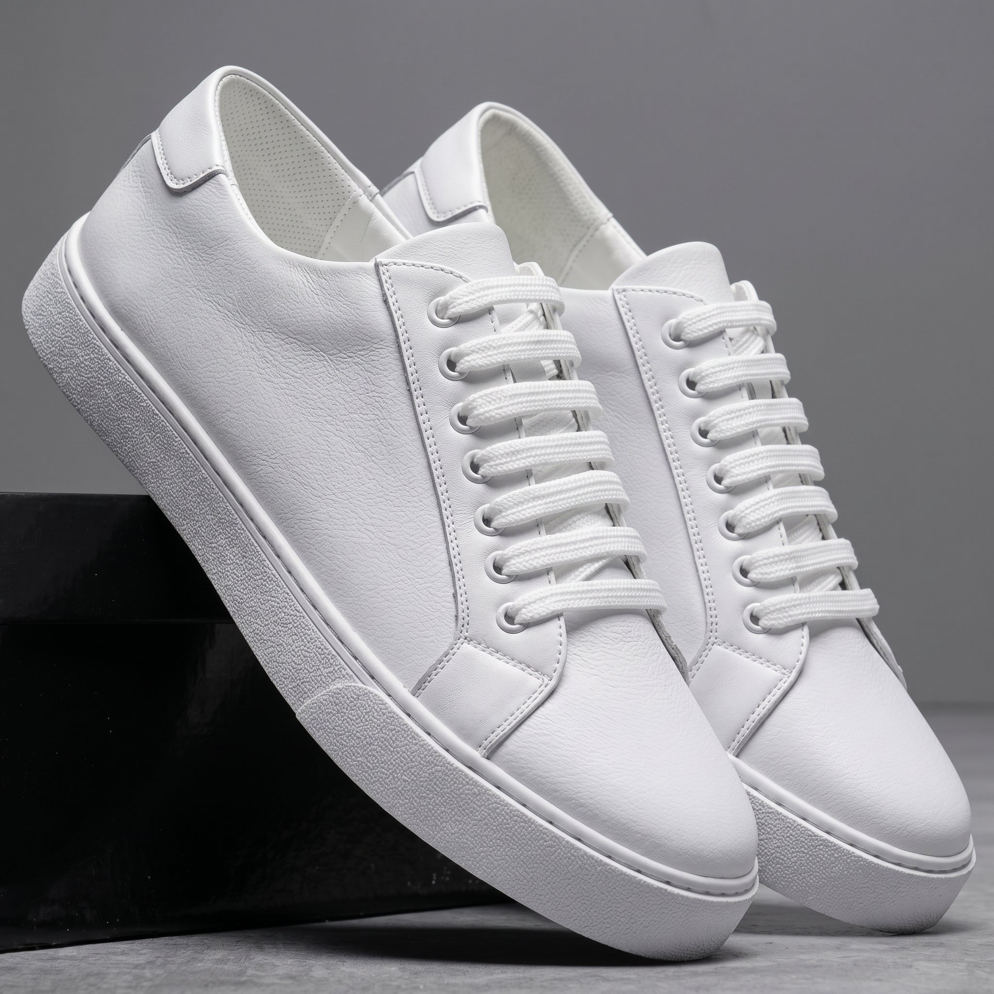 Jonas - Men's Classic Minimalist Low-Top Trainers - Shoes - White - Taylor & Bennett