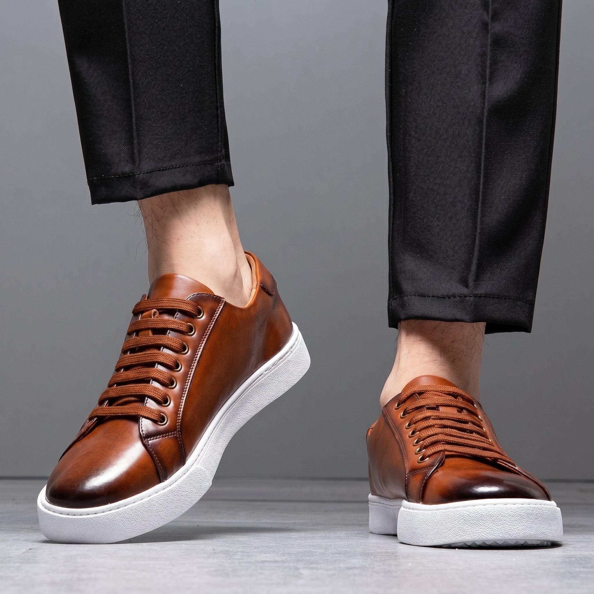 Jonas - Men's Classic Minimalist Low-Top Trainers - Shoes - Brown - Taylor & Bennett