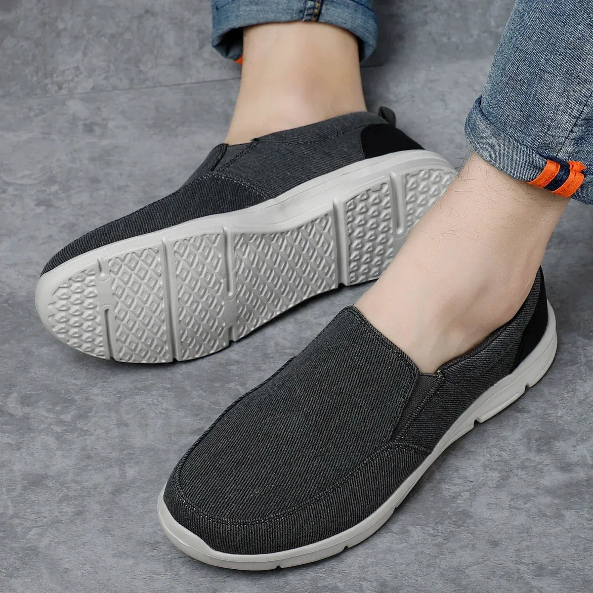 Jonas - Men's Orthopaedic Slip - On Trainers with Cushioned Sole - Trainers - Black - Taylor & Bennett