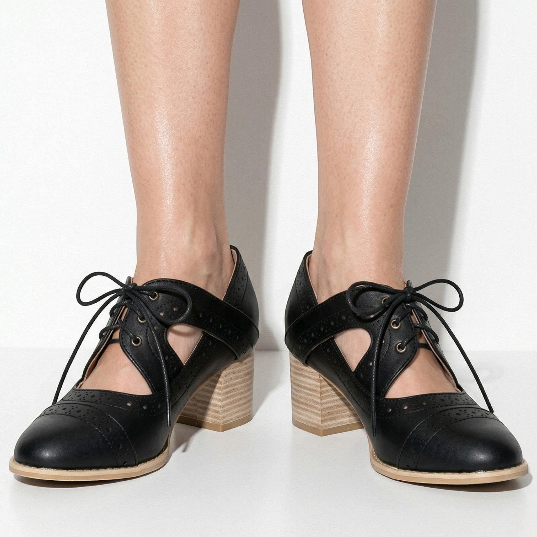 Lottie - Women's Brogue Block Heel Shoes - Shoes - Black - Taylor & Bennett
