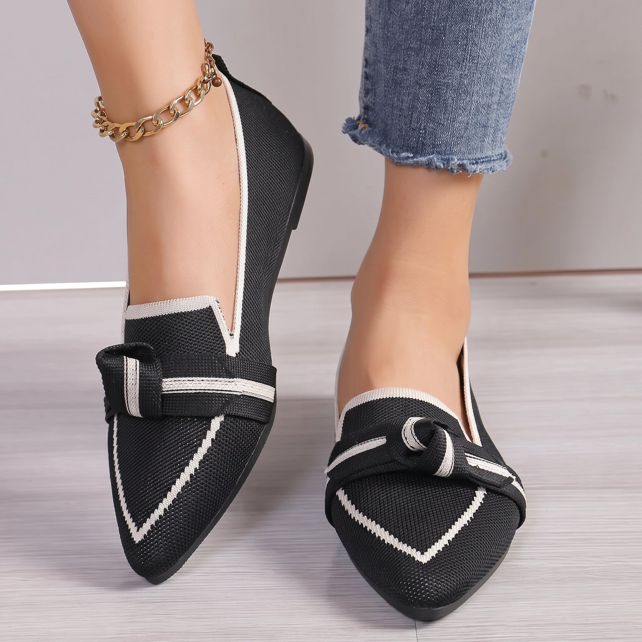 Millie - Women's Pointed Toe Knot Detail Flat Loafers - Loafer - Black - Taylor & Bennett