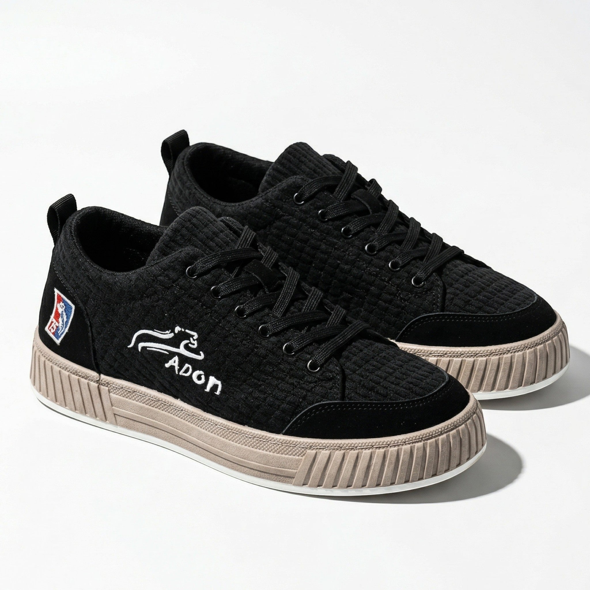 Ryan - Men's Textured Low - Top Trainers - Trainers - White - Taylor & Bennett