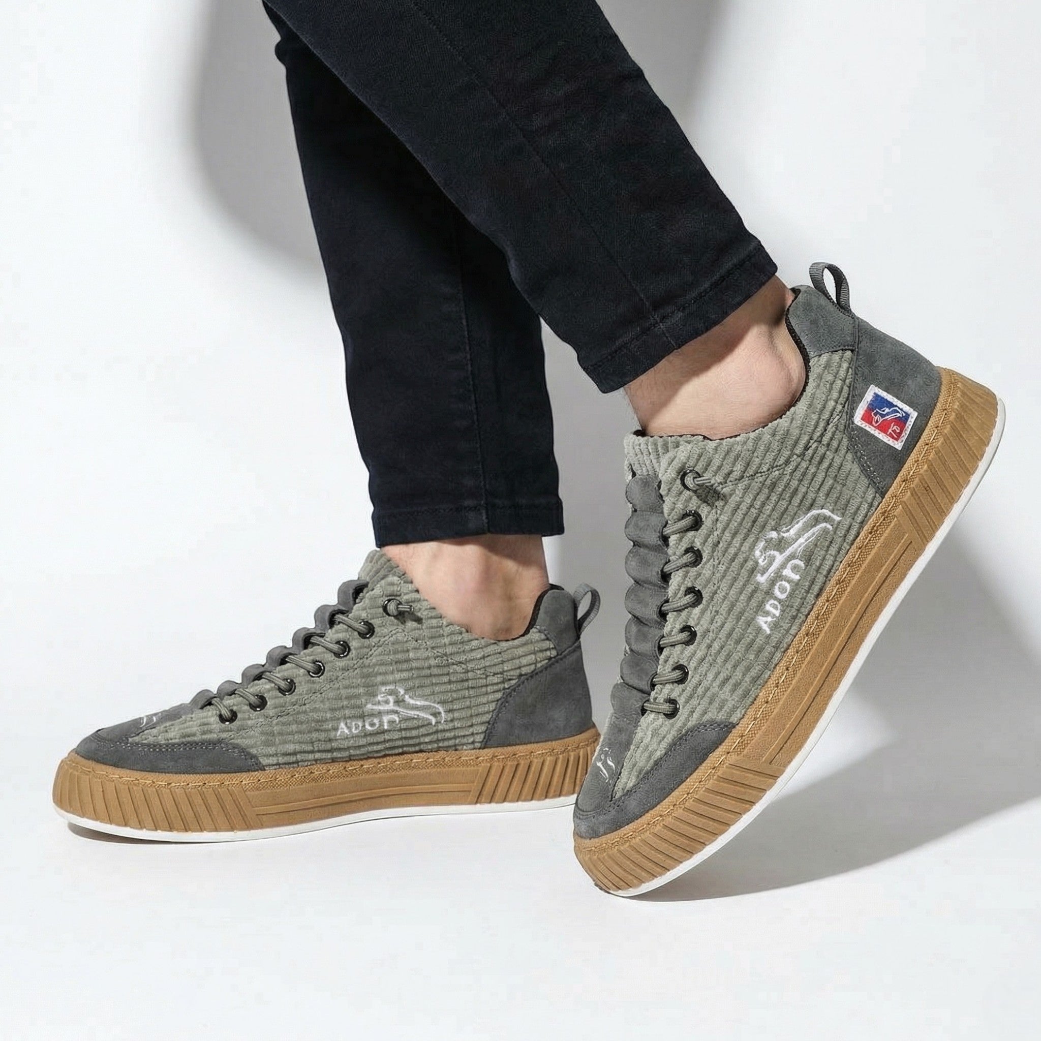 Ryan - Men's Textured Low - Top Trainers - Trainers - Grey - Taylor & Bennett